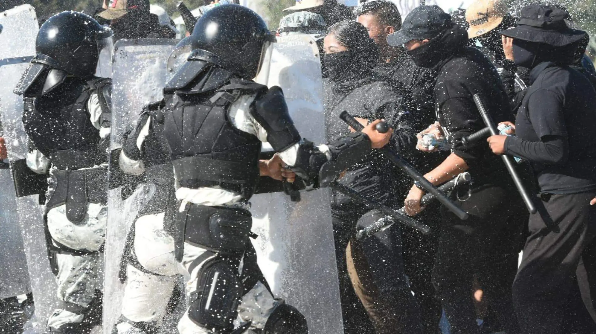 Capacitan a Policía Militar en Guanajuato para controlar disturbios en manifestaciones (3)